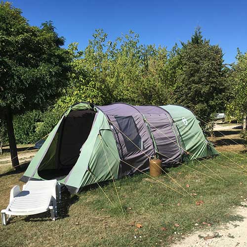 tente de camping aménagée